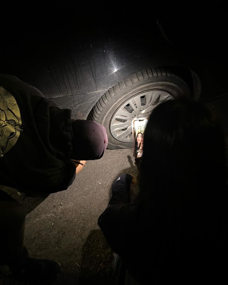 Driver stranded with a flat tyre